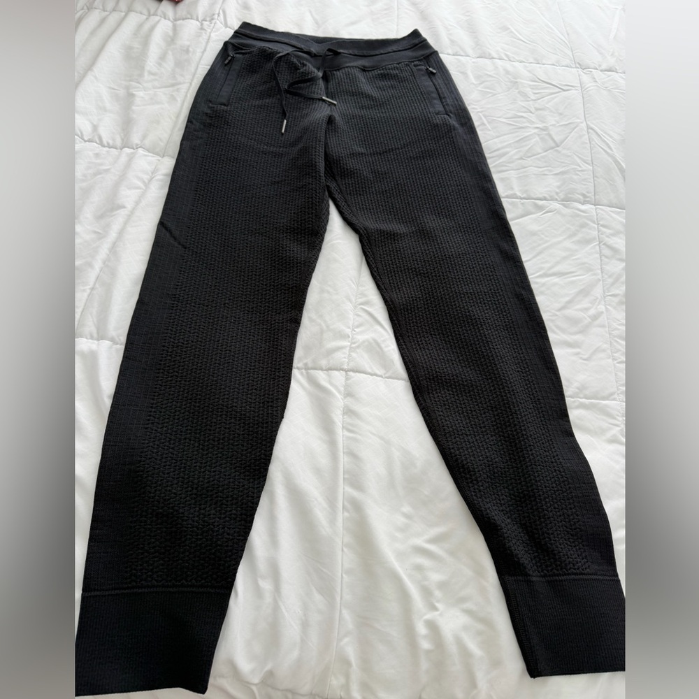 Lululemon Black Jogger Pants Women’s Size 4